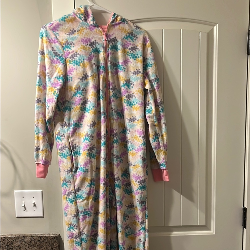 xhilaration (target brand) children’s unicorn onesie (size m/l)